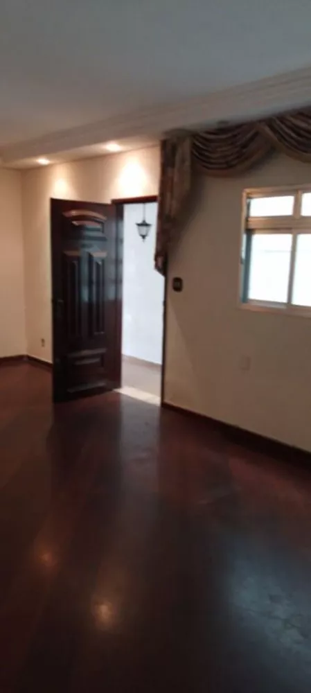 Sobrado à venda com 3 quartos, 347m² - Foto 3