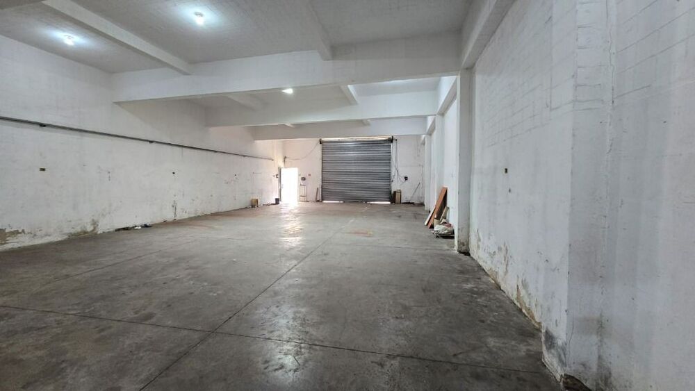 Depósito-Galpão-Armazém para alugar, 600m² - Foto 1