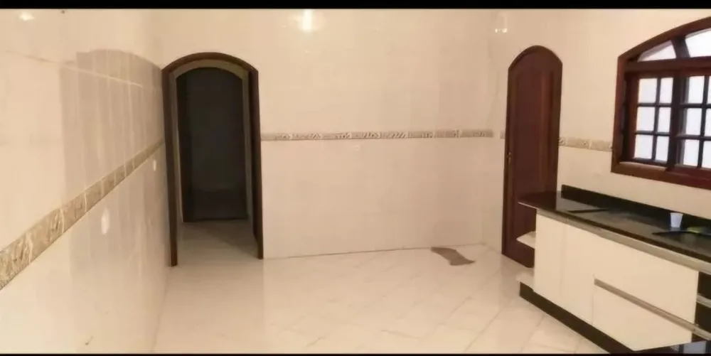 Casa, 3 quartos, 180 m² - Foto 2