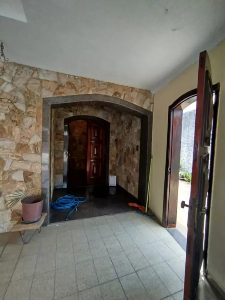 Casa à venda com 3 quartos, 180m² - Foto 4