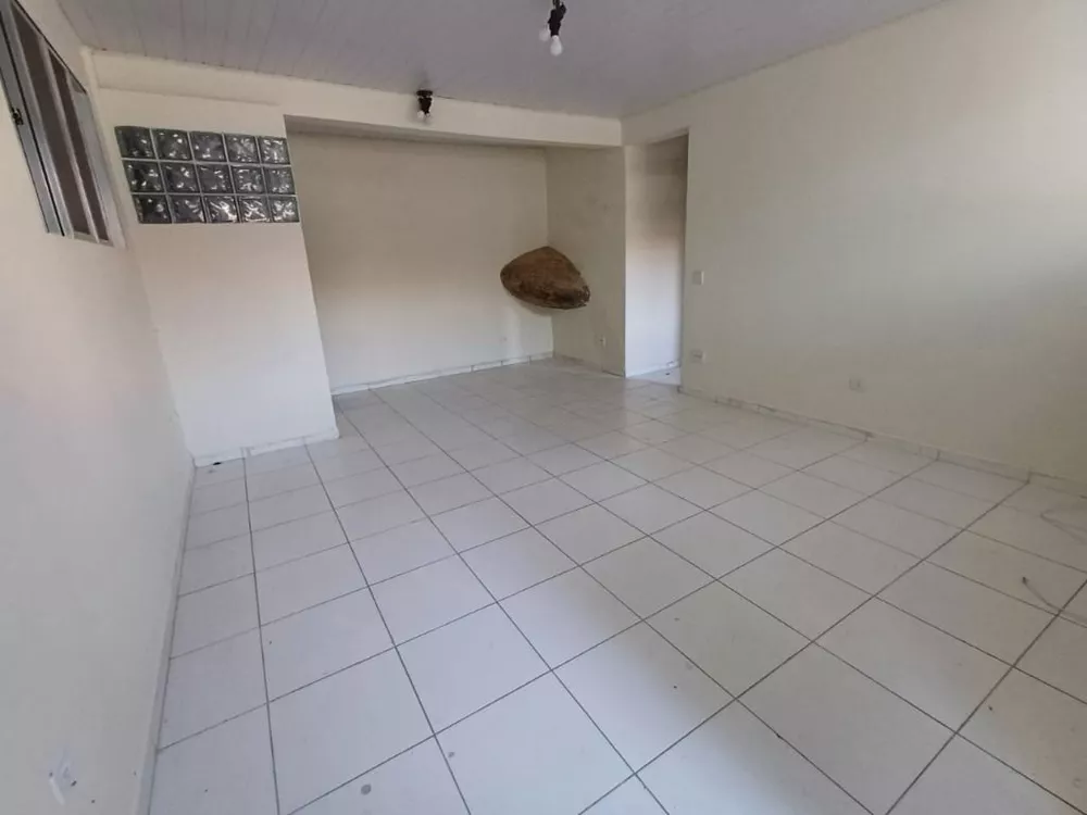 Casa para alugar com 2 quartos, 70m² - Foto 3