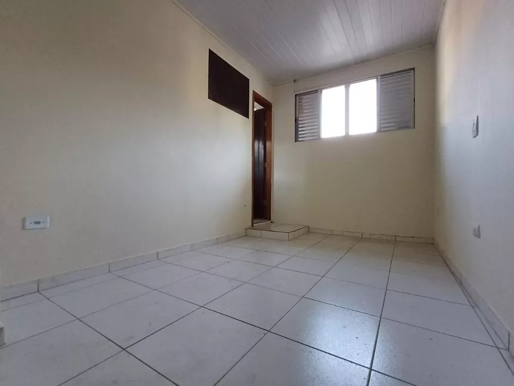 Casa para alugar com 2 quartos, 70m² - Foto 4