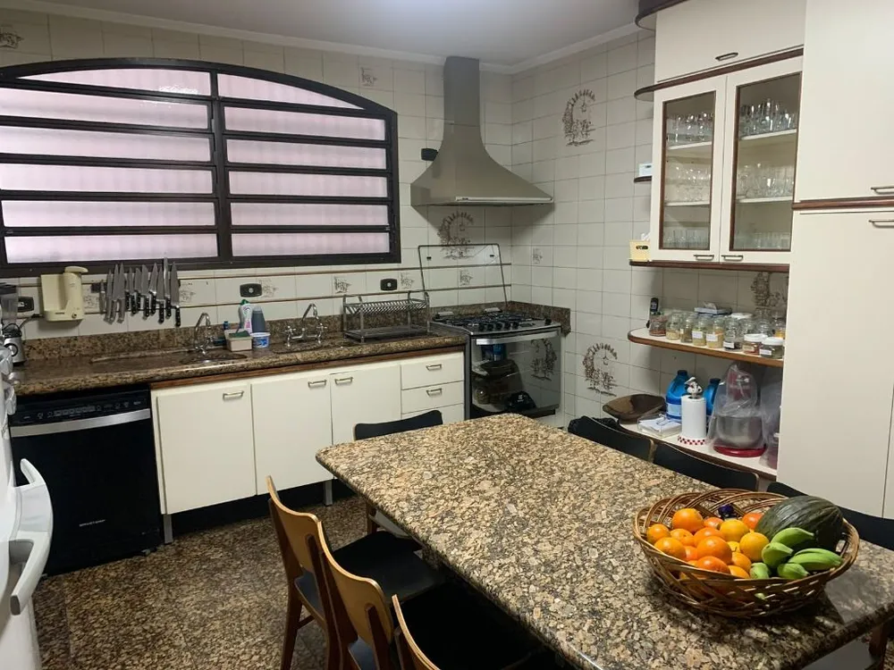 Sobrado, 3 quartos, 299 m² - Foto 1