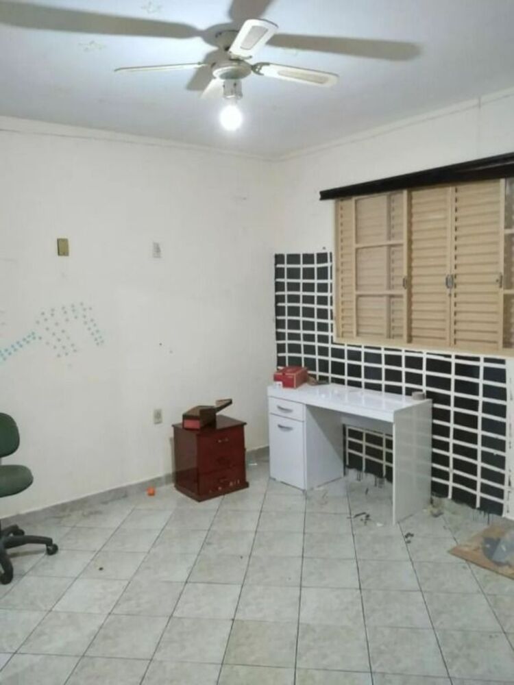 Casa, 4 quartos, 180 m² - Foto 1