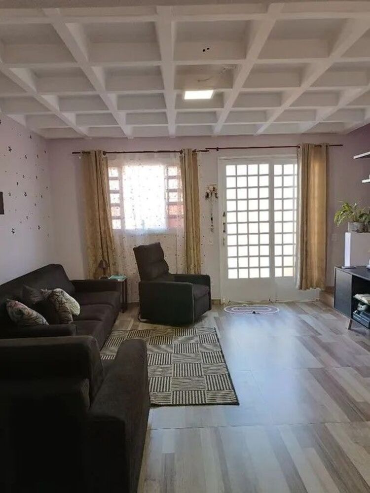 Sobrado à venda com 3 quartos, 110m² - Foto 1