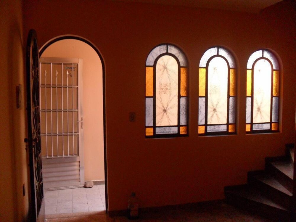 Sobrado à venda com 3 quartos, 200m² - Foto 1