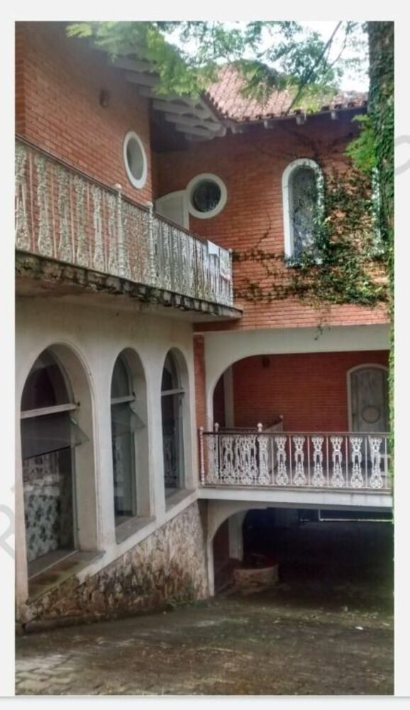 Casa à venda com 6 quartos, 1200m² - Foto 3