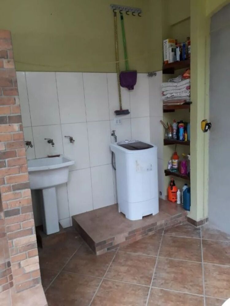 Casa à venda com 5 quartos, 254m² - Foto 4