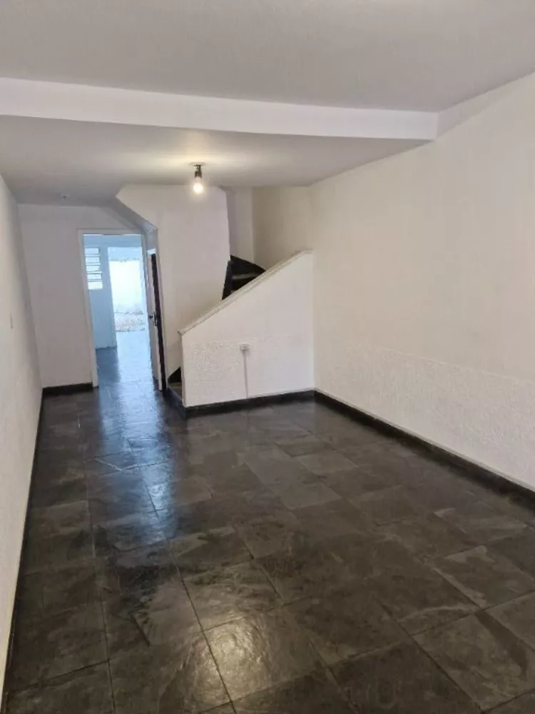 Sobrado para alugar com 2 quartos, 75m² - Foto 3