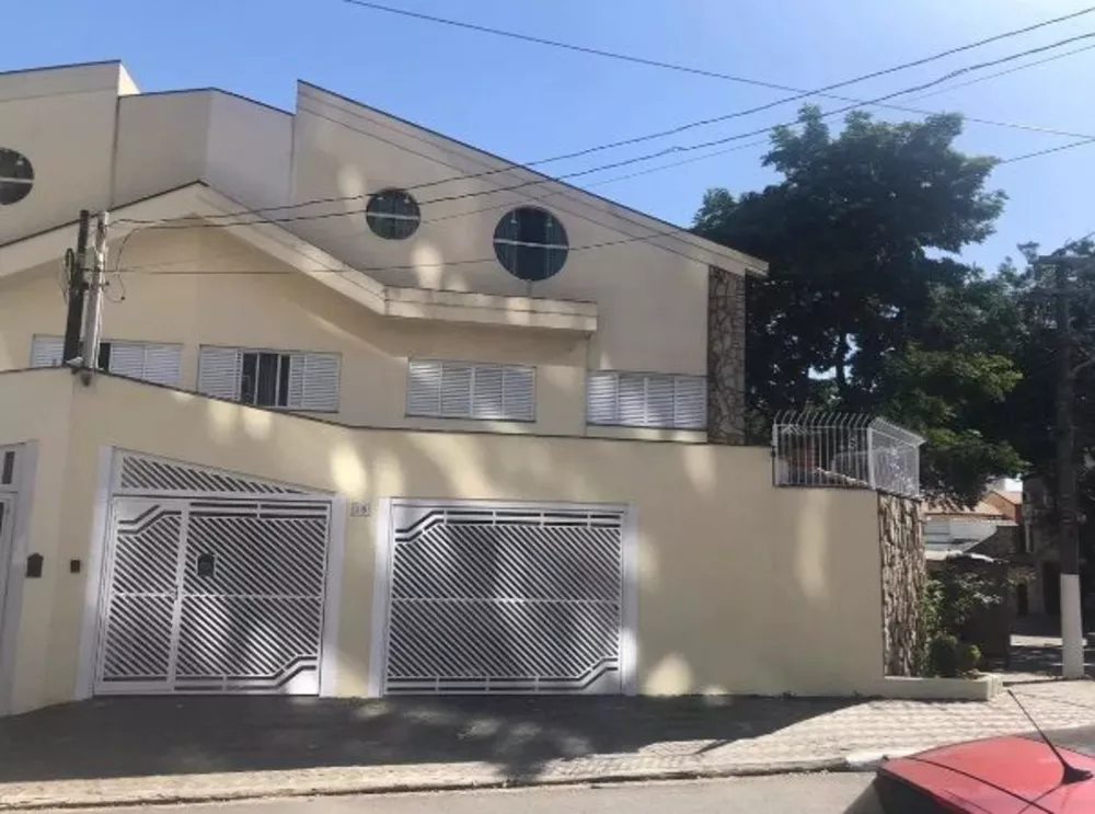 Sobrado à venda com 4 quartos, 128m² - Foto 1