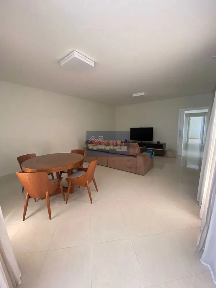 Casa, 4 quartos, 236 m² - Foto 1