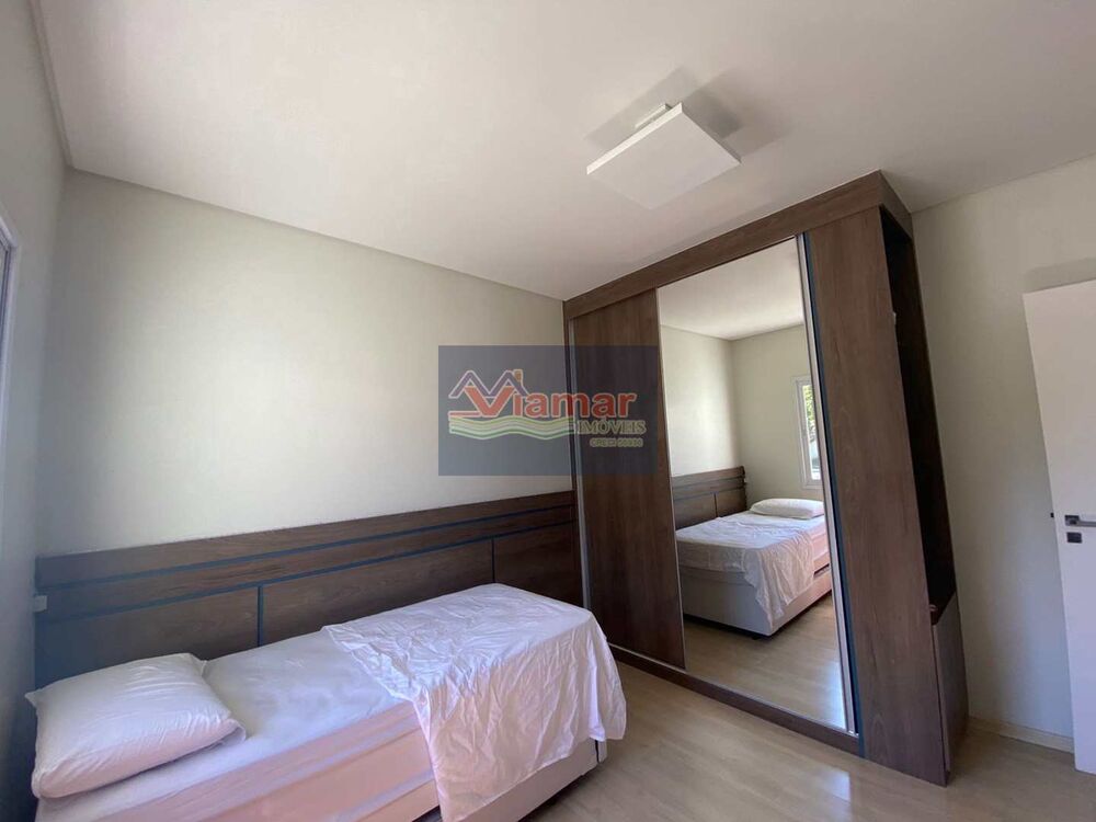 Casa, 4 quartos, 236 m² - Foto 1