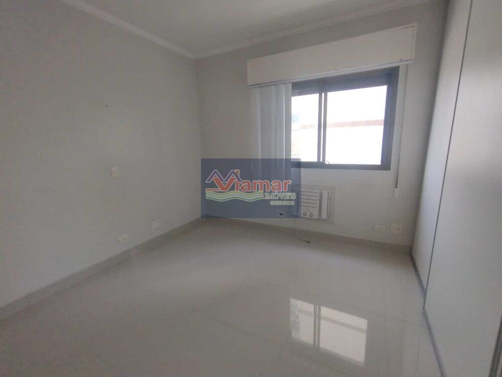 Apartamento à venda com 3 quartos, 160m² - Foto 3