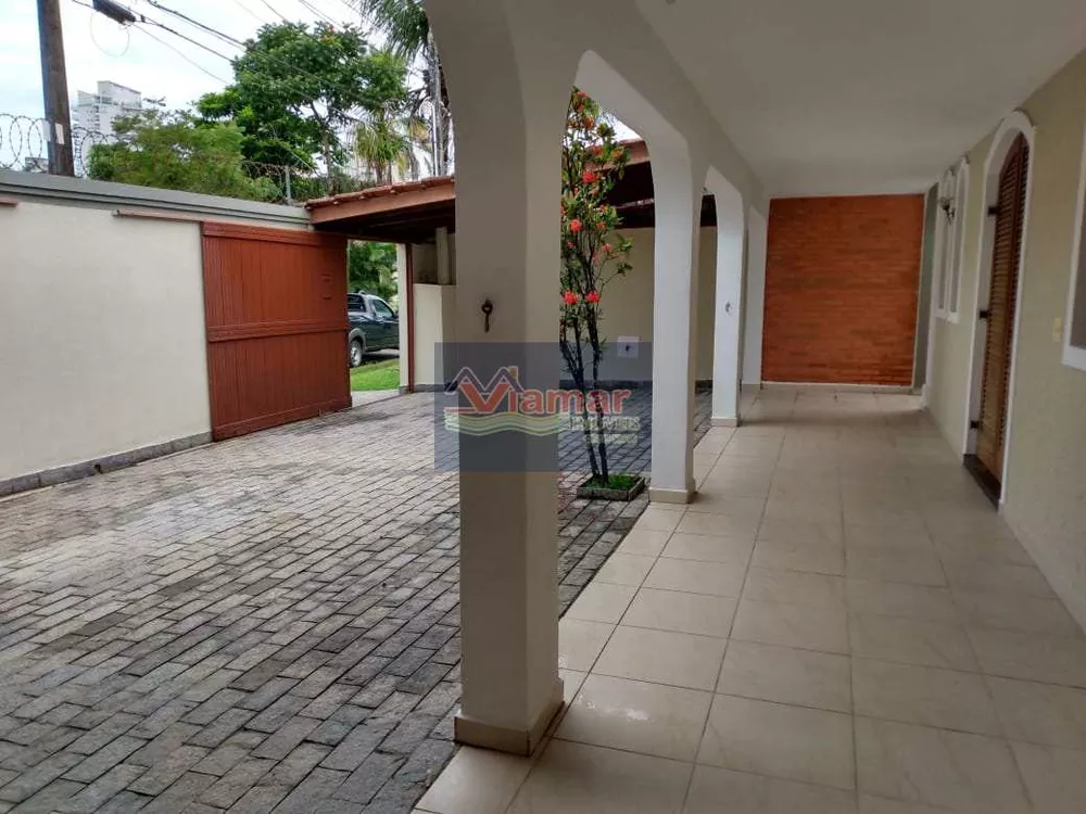 Casa à venda com 3 quartos, 180m² - Foto 8