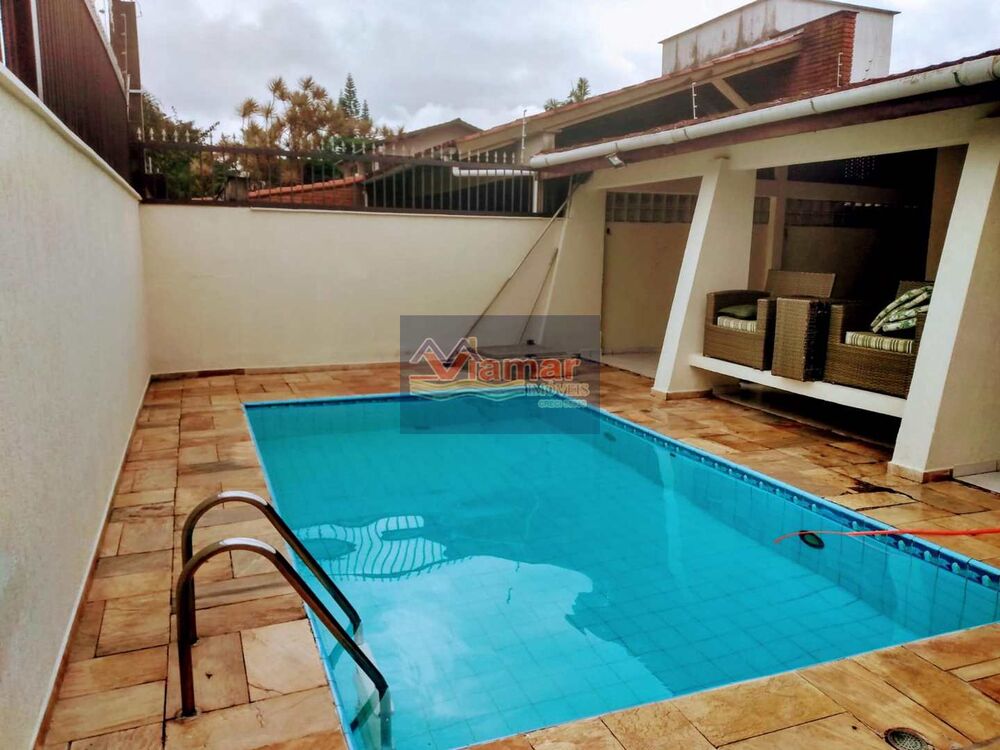 Casa, 5 quartos, 220 m² - Foto 1