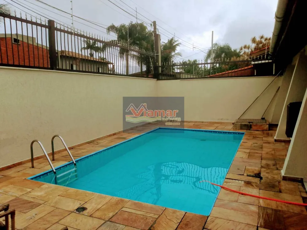 Casa, 5 quartos, 220 m² - Foto 2