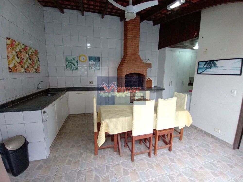 Casa à venda com 4 quartos, 320m² - Foto 1