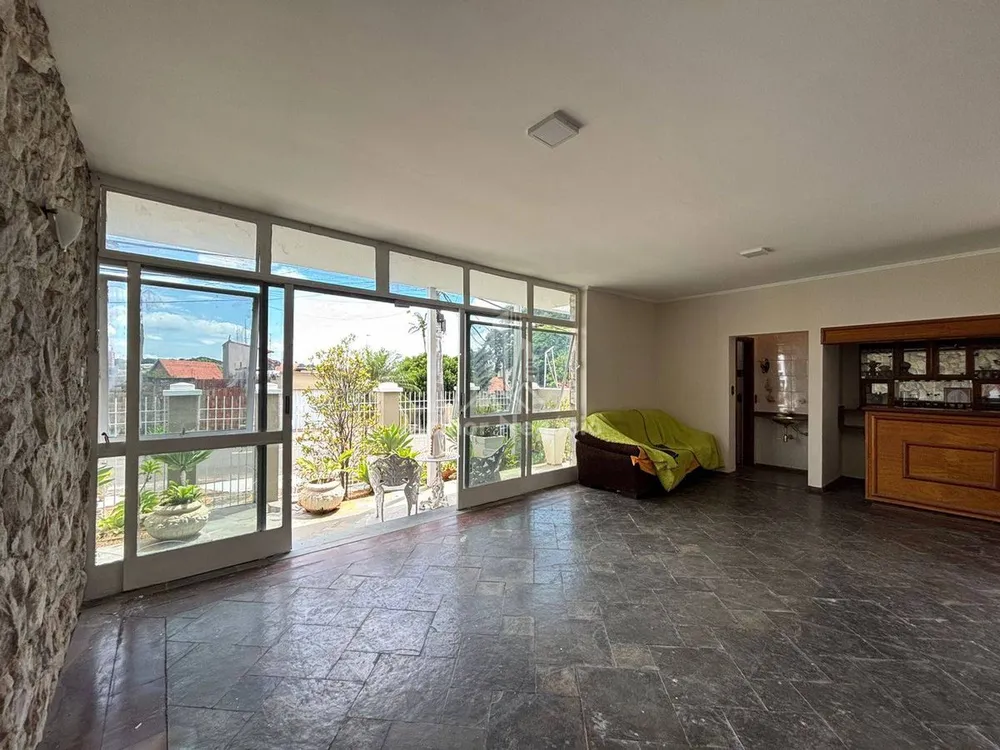 Casa, 5 quartos, 261 m² - Foto 1