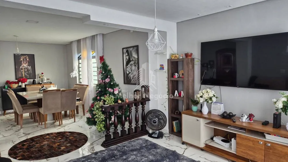 Casa, 3 quartos, 315 m² - Foto 1