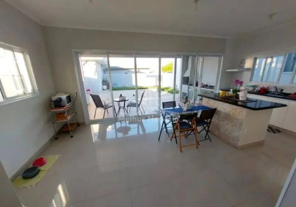 Casa, 3 quartos, 240 m² - Foto 1