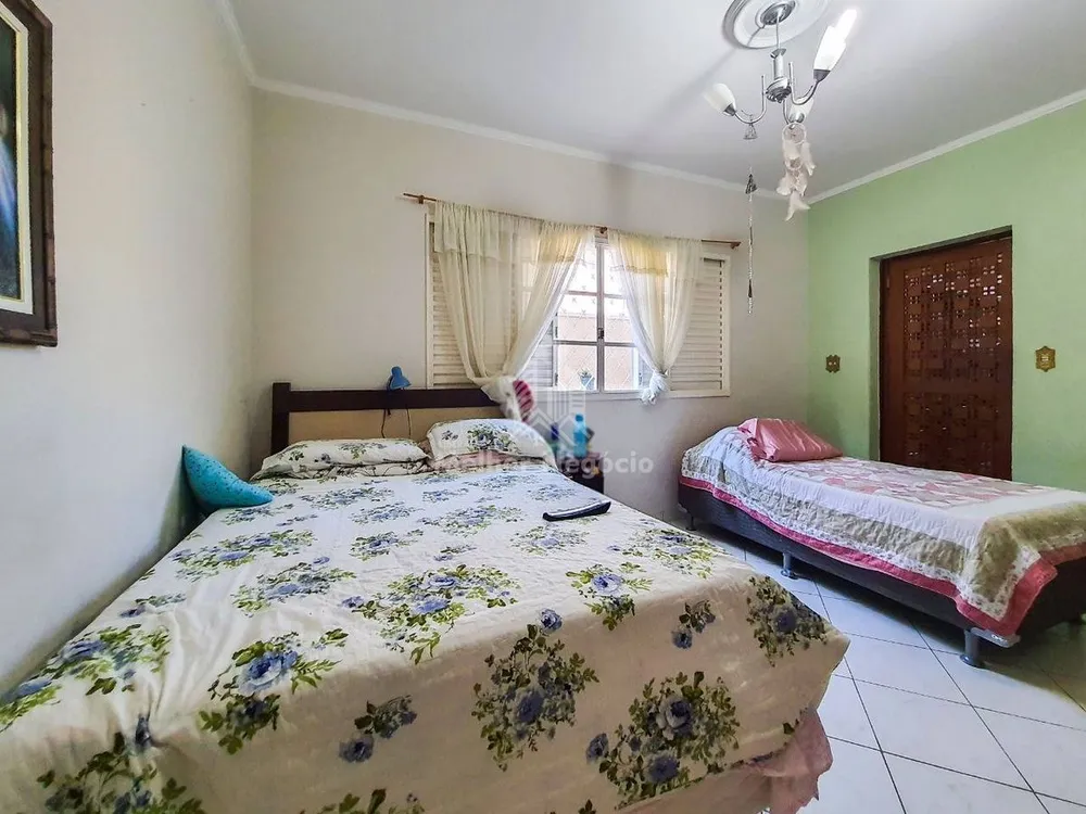 Casa, 4 quartos, 444 m² - Foto 1