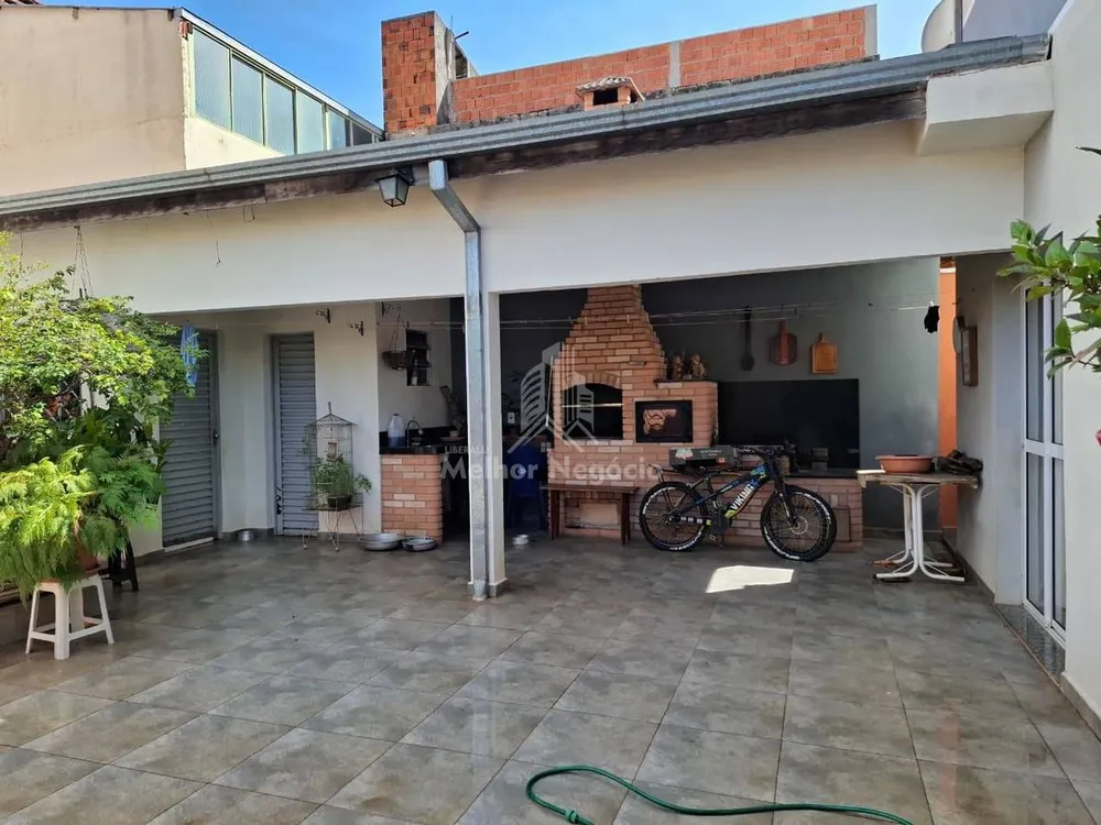 Casa, 3 quartos, 221 m² - Foto 1