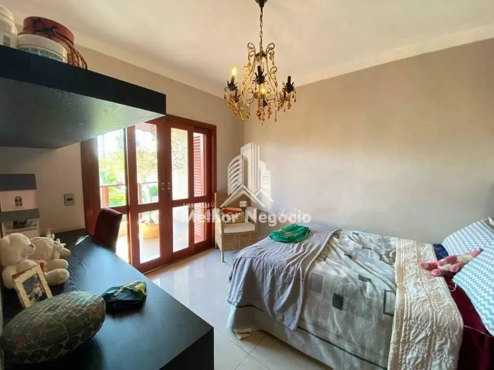Casa, 4 quartos, 250 m² - Foto 1