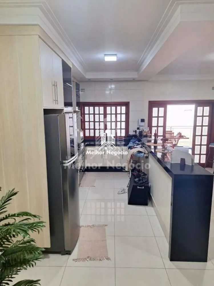 Casa, 3 quartos, 214 m² - Foto 1