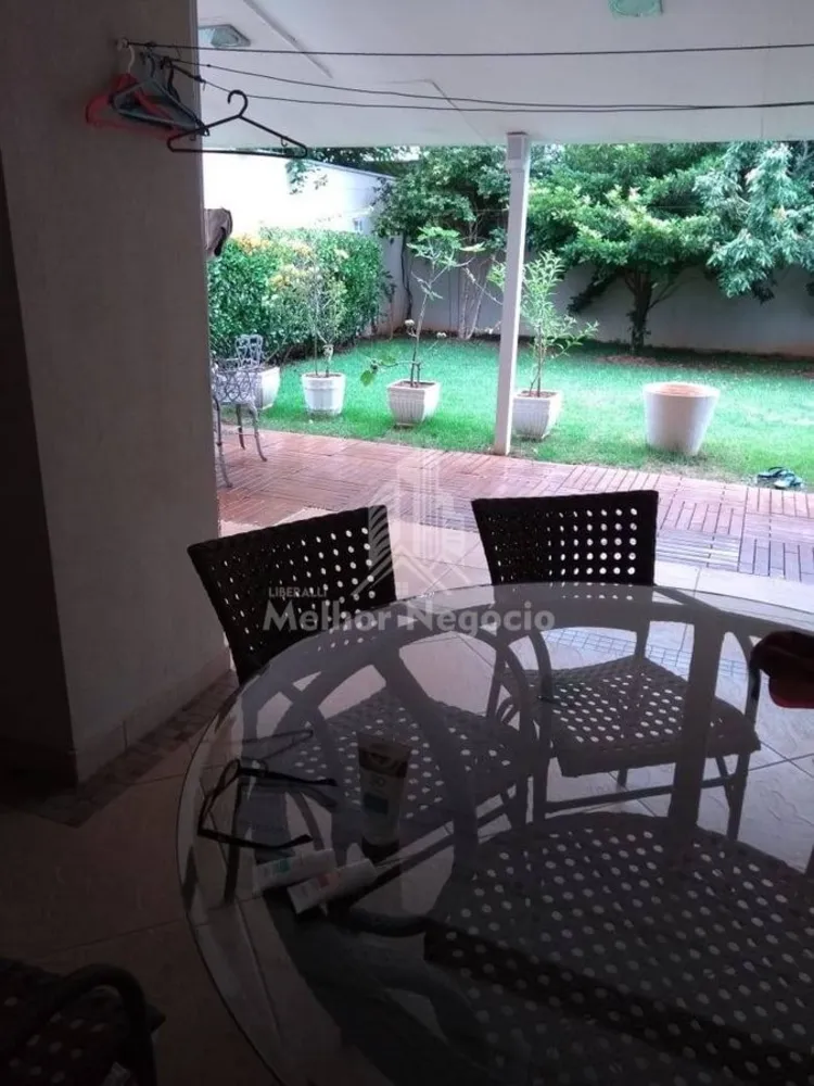 Casa, 4 quartos, 253 m² - Foto 1