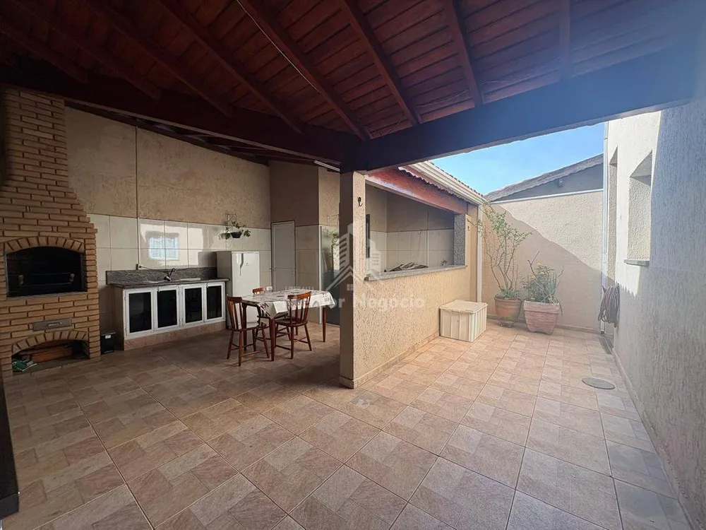 Casa, 3 quartos, 210 m² - Foto 1