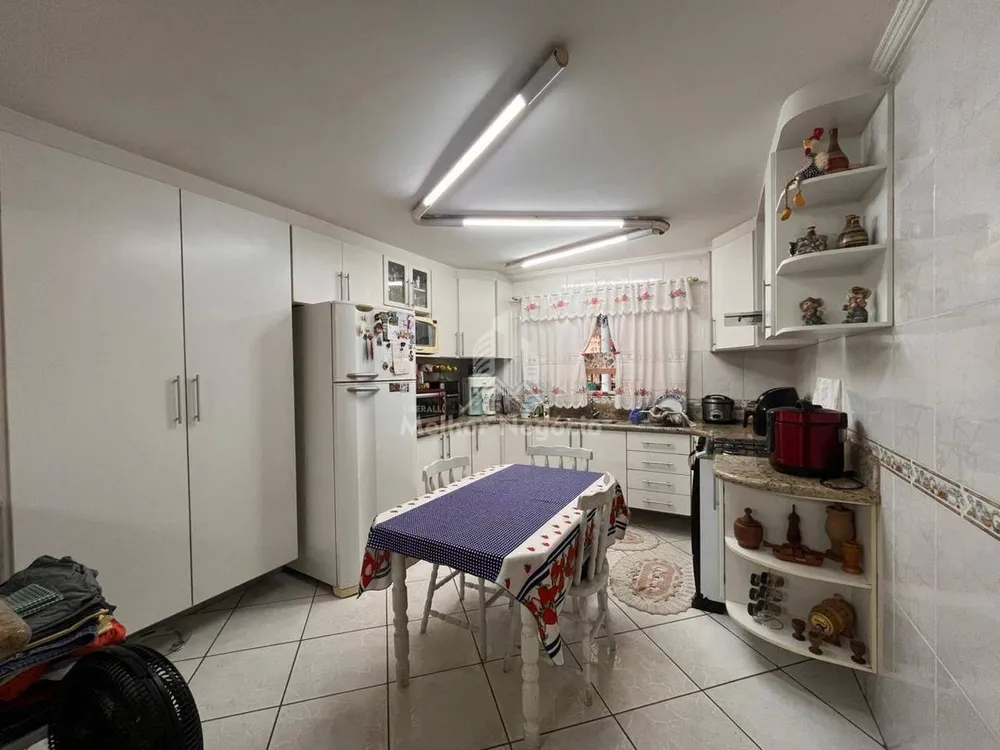 Casa, 3 quartos, 220 m² - Foto 2