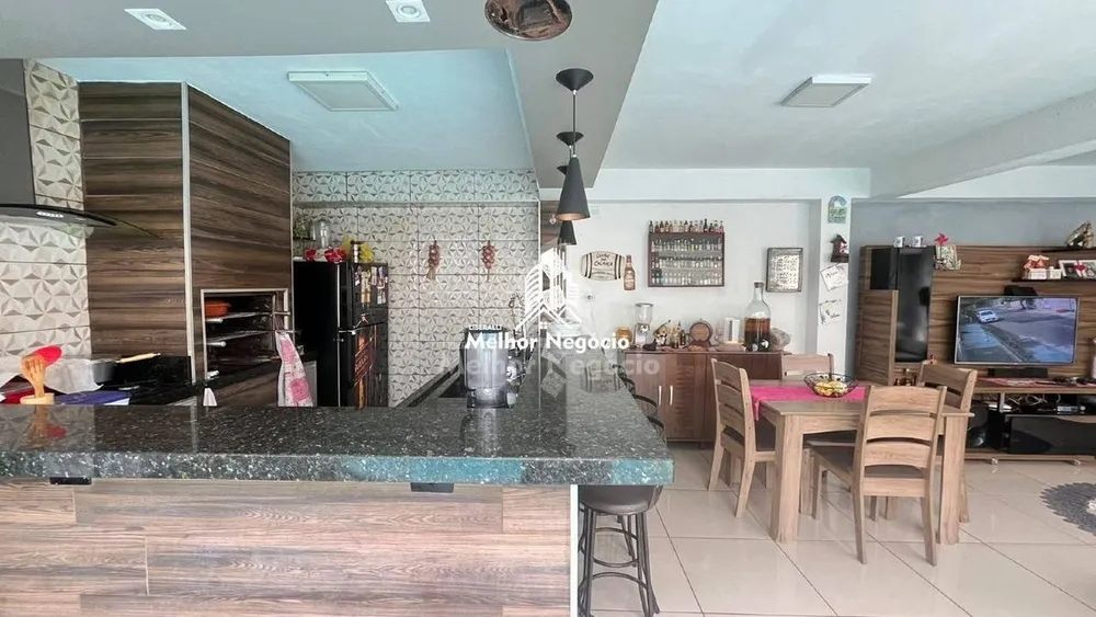 Casa, 5 quartos, 173 m² - Foto 1