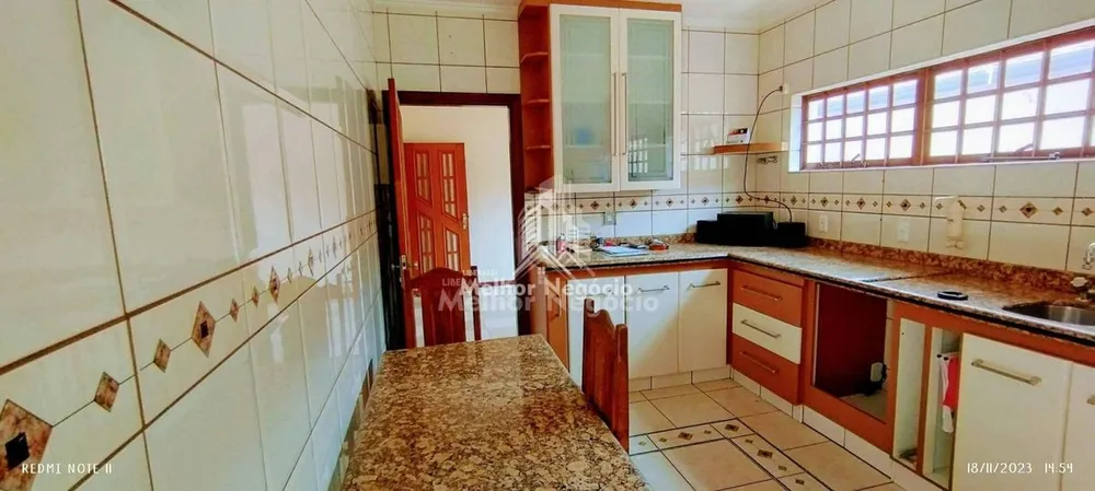 Casa, 4 quartos, 240 m² - Foto 4
