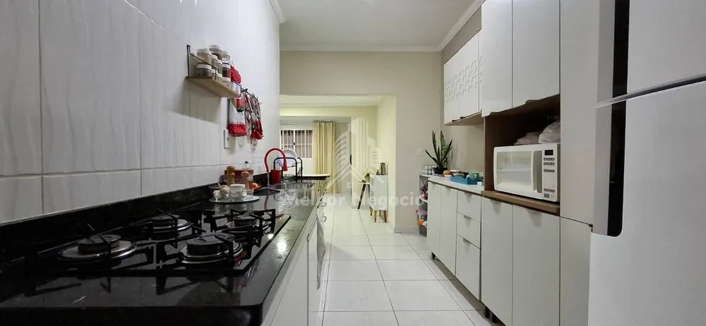Casa, 4 quartos, 250 m² - Foto 3