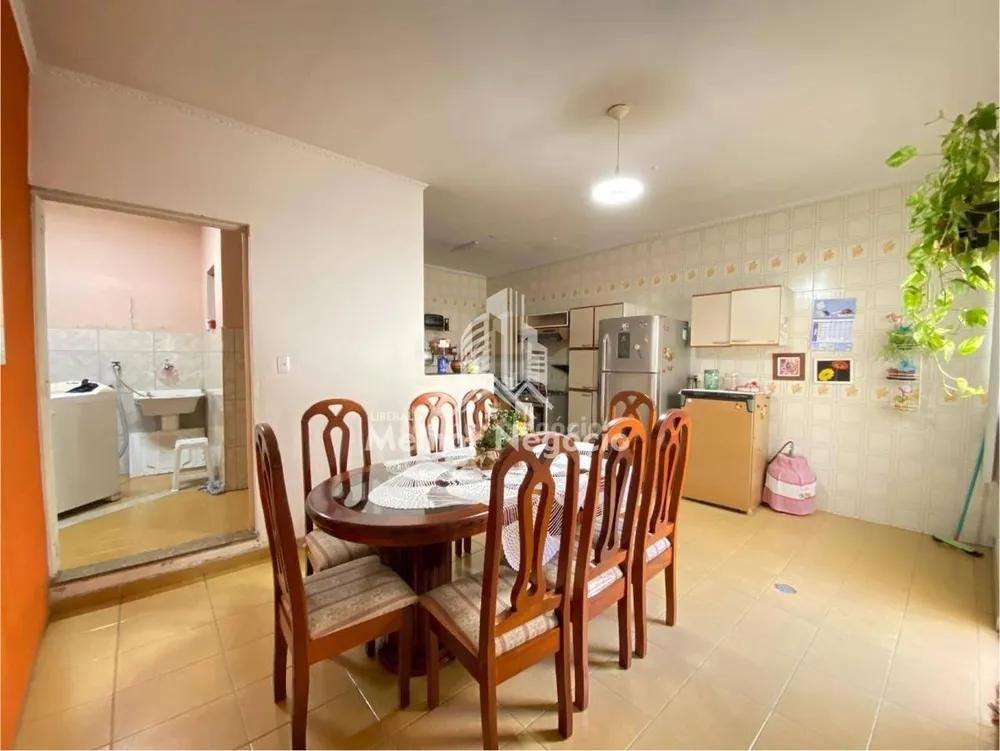 Casa, 4 quartos, 200 m² - Foto 1