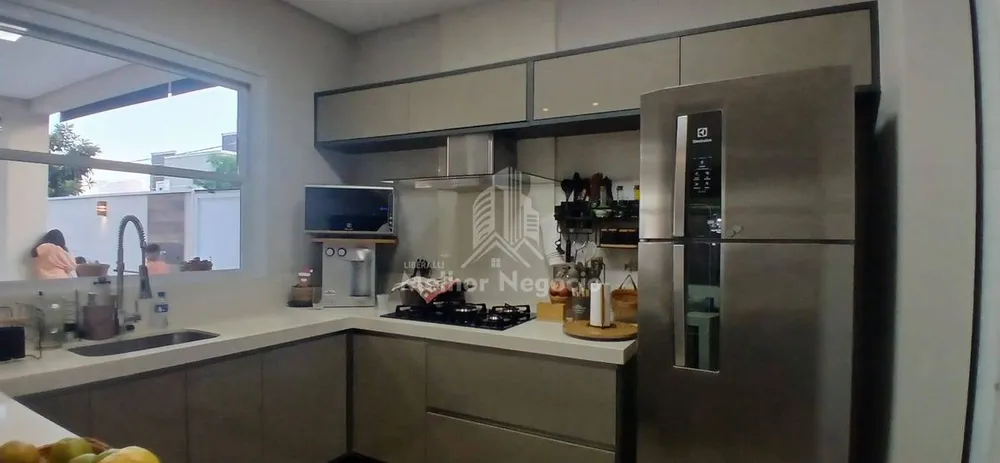 Casa, 3 quartos, 222 m² - Foto 2