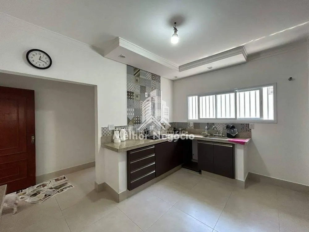Casa, 4 quartos, 257 m² - Foto 2
