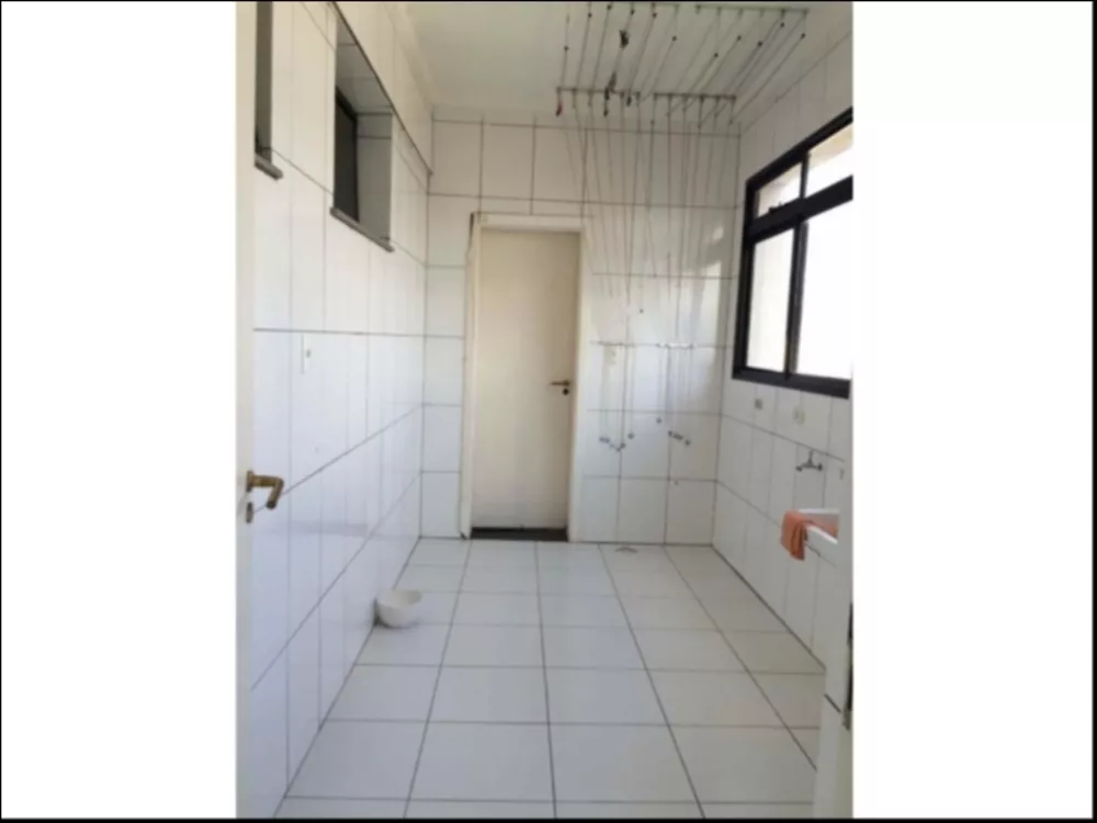 Apartamento à venda com 4 quartos, 242m² - Foto 2