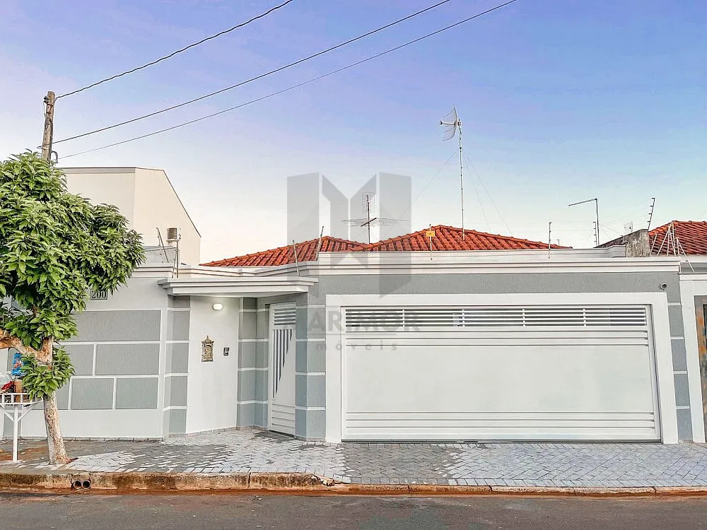 Casa, 3 quartos, 204 m² - Foto 1