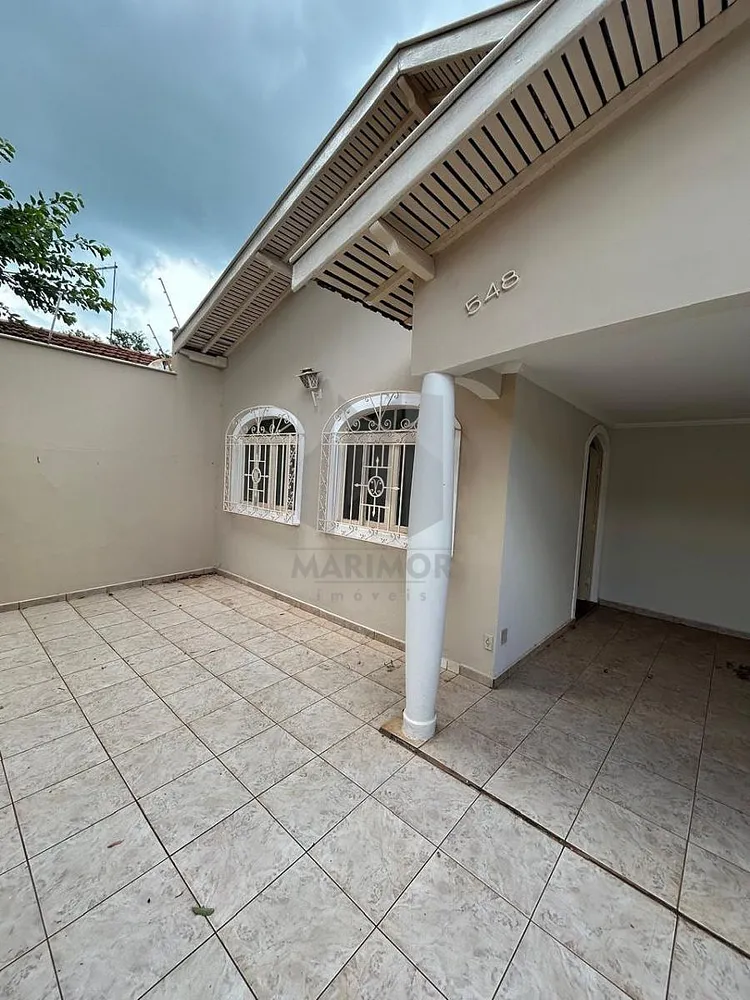 Casa, 3 quartos, 229 m² - Foto 1