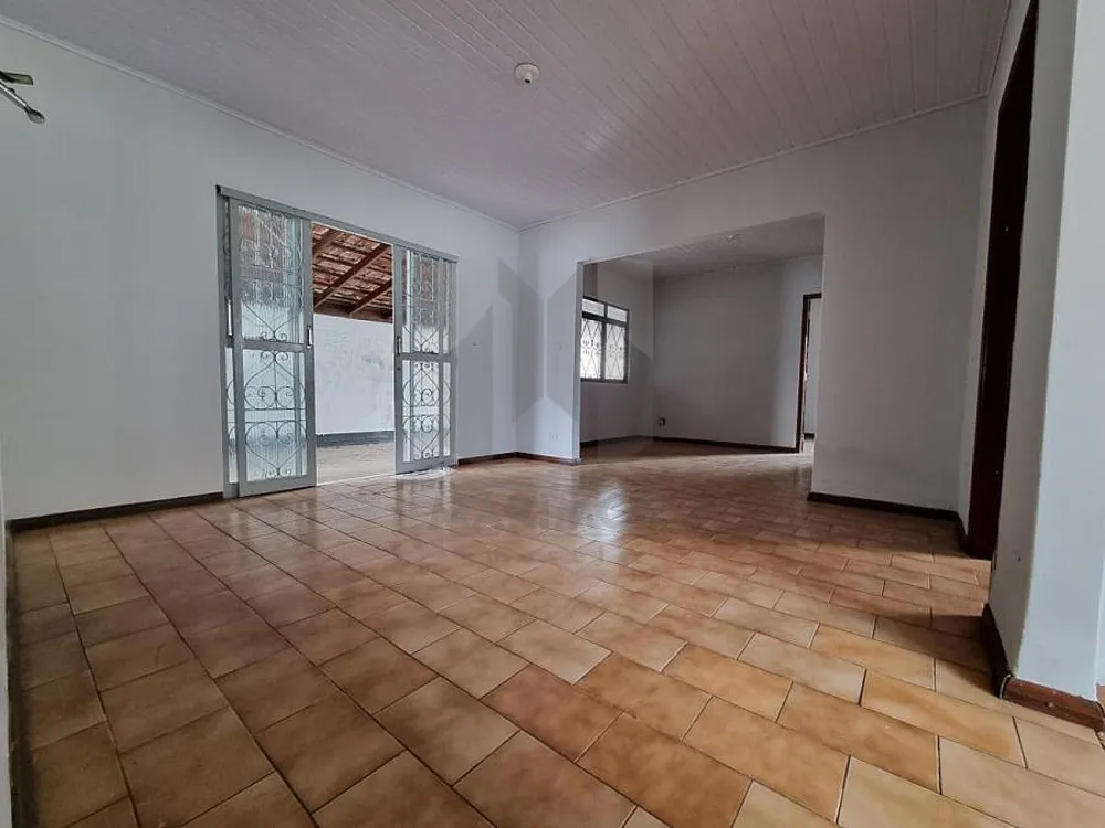 Casa, 2 quartos, 242 m² - Foto 2