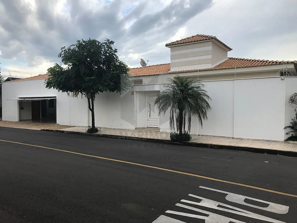 Casa, 3 quartos, 250 m² - Foto 2
