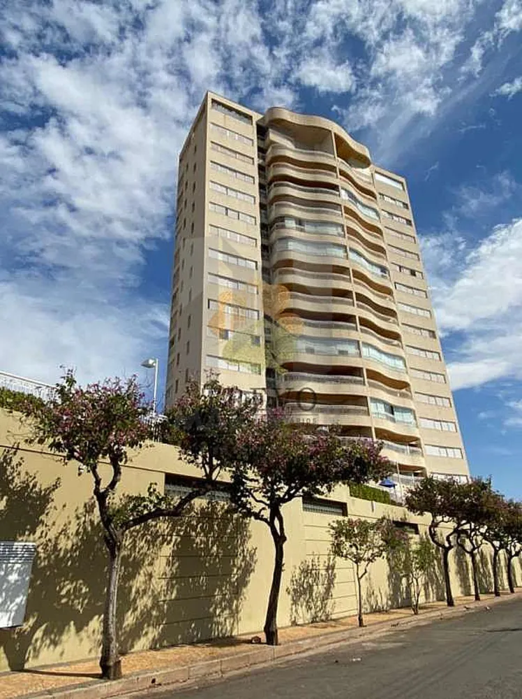 Apartamento, 3 quartos, 380 m² - Foto 1
