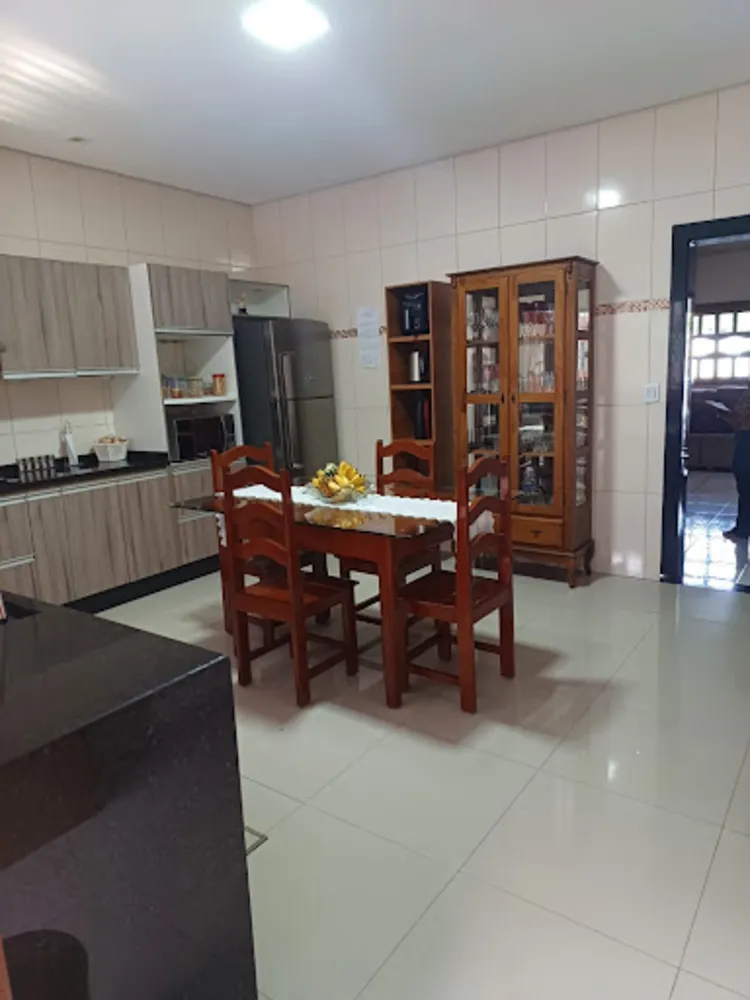 Casa, 2 quartos, 180 m² - Foto 1