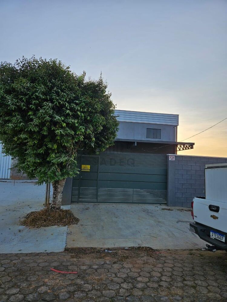 Depósito-Galpão-Armazém à venda, 180m² - Foto 1