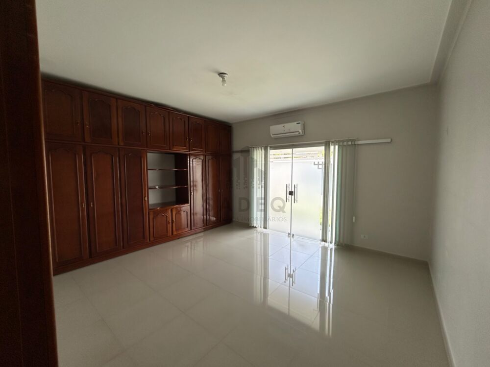 Casa à venda com 2 quartos, 260m² - Foto 10