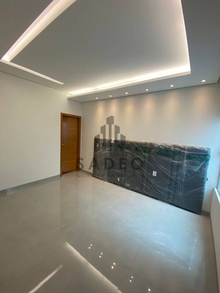 Casa à venda com 3 quartos, 220m² - Foto 5