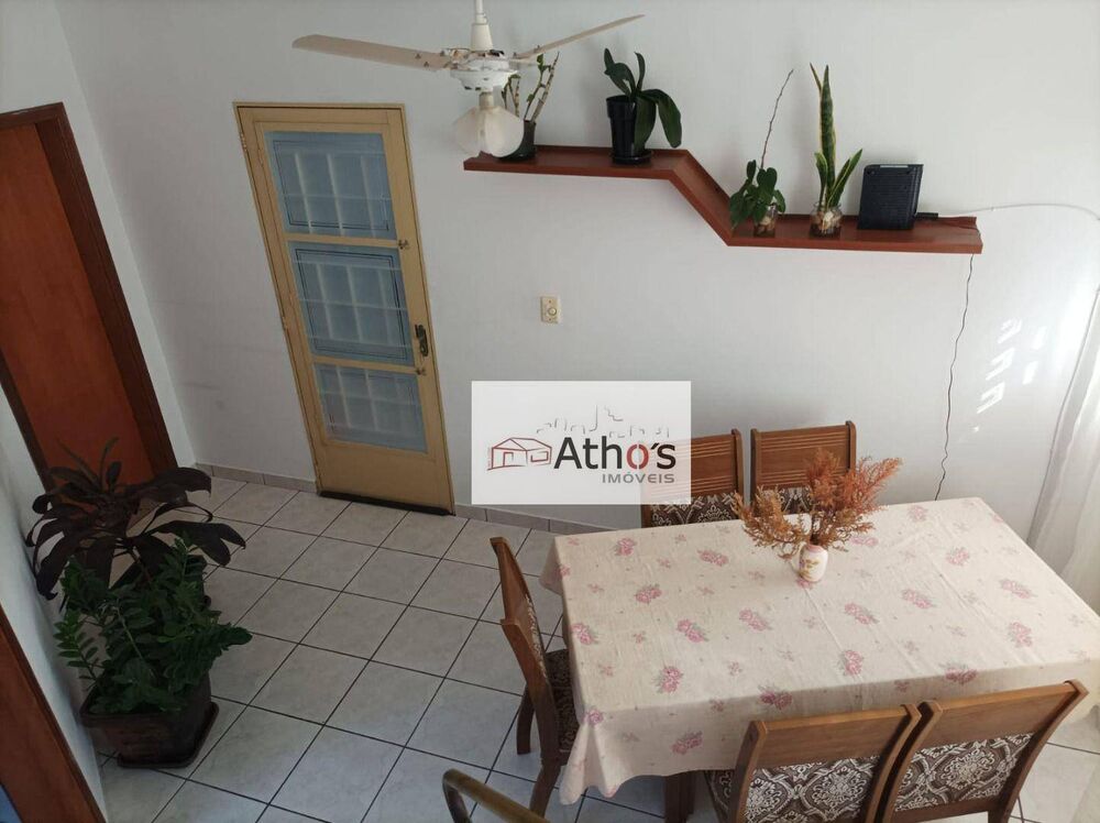 Casa à venda com 3 quartos, 170m² - Foto 4