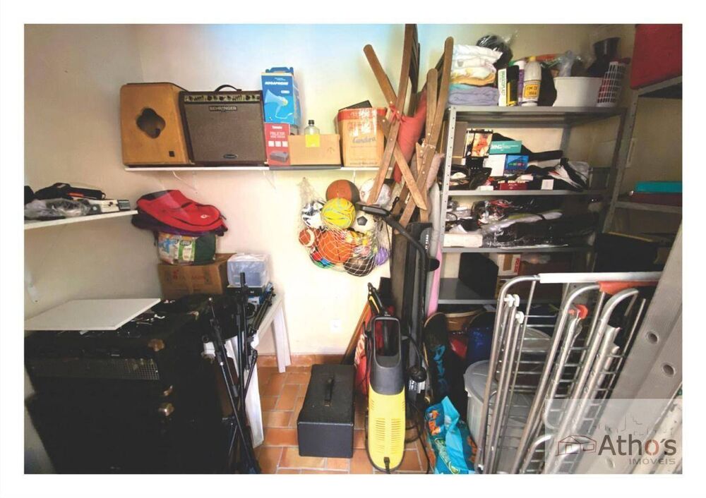 Sobrado à venda com 3 quartos, 210m² - Foto 1