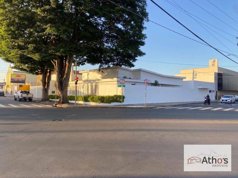 Casa à venda e aluguel com 7 quartos, 550m² - Foto 1